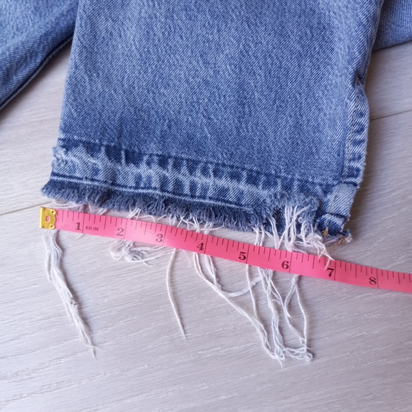 We The Free 28 High Rise Distressed Relaxed Fit Jeans, Sz 30 - Picture 16 of 16